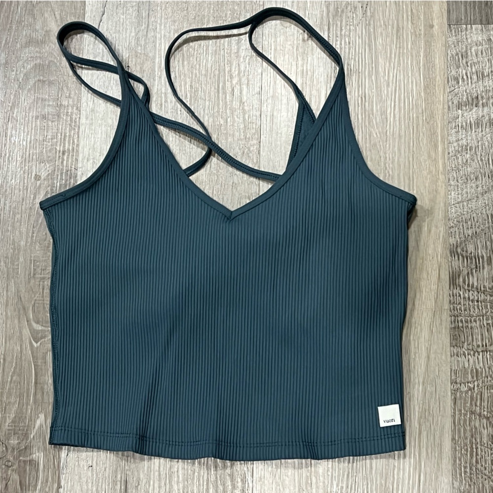 NEW Vuori Rib Crop Tank / Stone size Large - Picture 3 of 6